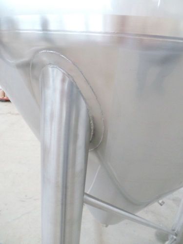 4 x 3200L AISI304 ZKG Gärtanks - Biertanks; stehend; Kühlung, isolierung