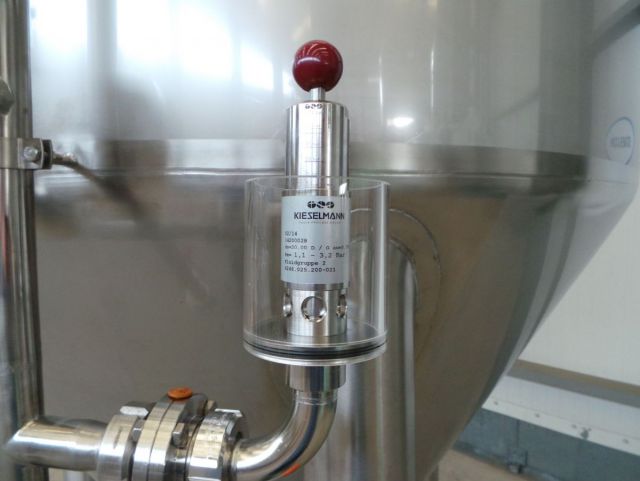 4 x 3200L AISI304 ZKG Gärtanks - Biertanks; stehend; Kühlung, isolierung