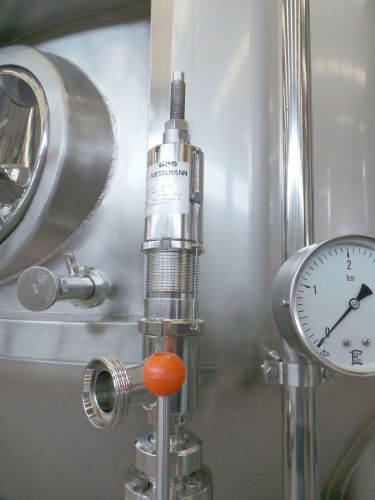4 x 3200L AISI304 ZKG Gärtanks - Biertanks; stehend; Kühlung, isolierung