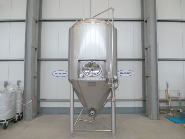 4 x 3200L AISI304 ZKG Gärtanks - Biertanks; stehend; Kühlung, isolierung