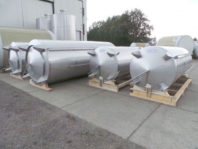 2 x 5.2m³ & 2 x 13.6m³ AISI304 cuves inoxydable pour l'industrie des médicament pour animaux;