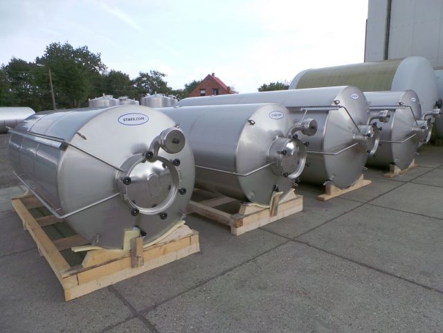 2 x 5.2m³ & 2 x 13.6m³ AISI304 cuves inoxydable pour l'industrie des médicament pour animaux;