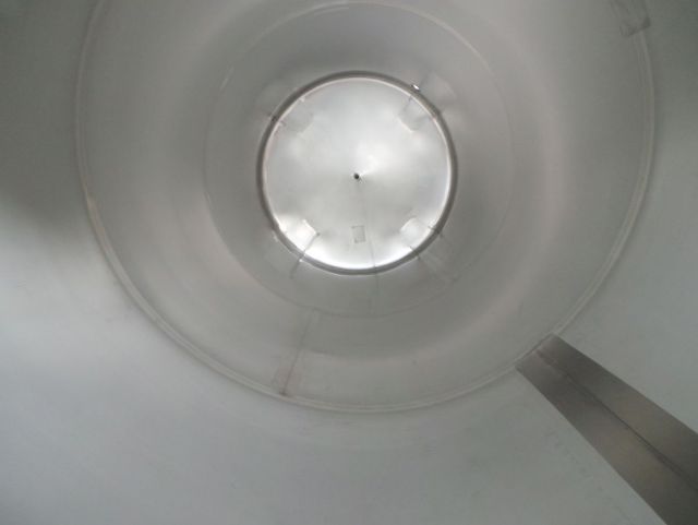 2 x 5.2m³ & 2 x 13.6m³ AISI304 cuves inoxydable pour l'industrie des médicament pour animaux;