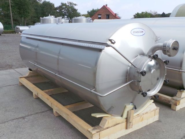 2 x 5.2m³ & 2 x 13.6m³ AISI304 cuves inoxydable pour l'industrie des médicament pour animaux;