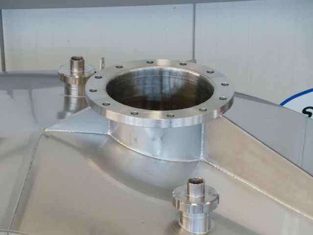 1 x 6m³ AISI316; Edelstahl Behälter auf Fussen