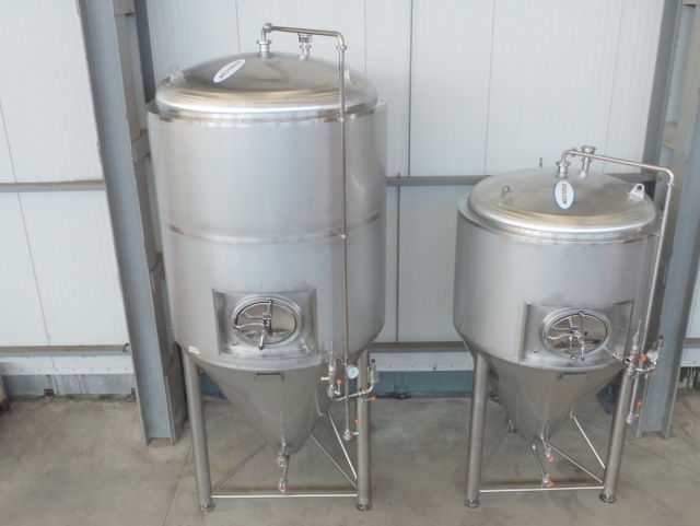 2 x 2.5m³ & 2 x 5.2m³ AISI304; CCT beer fermenters; PED CE TüV; 10% Rx