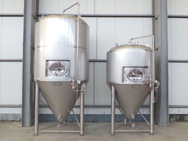 2 x 2.5m³ & 2 x 5.2m³ AISI304; CCT beer fermenters; PED CE TüV; 10% Rx