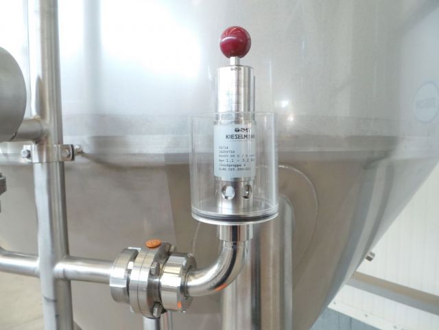 2 x 2.5m³ & 2 x 5.2m³ AISI304; CCT beer fermenters; PED CE TüV; 10% Rx