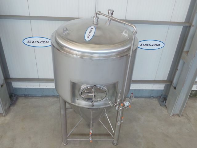 2 x 2.5m³ & 2 x 5.2m³ AISI304; CCT beer fermenters; PED CE TüV; 10% Rx
