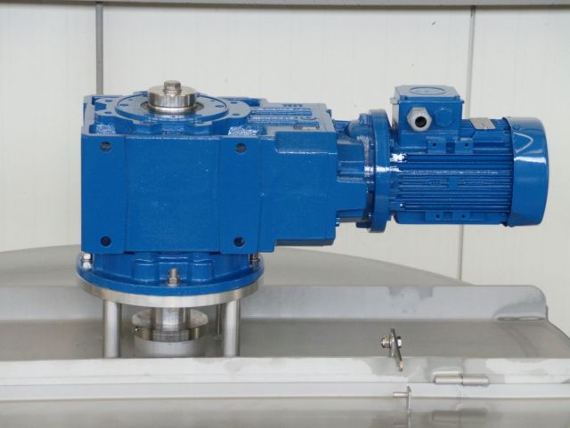 1 x 1.5m³ AISI304; Roestvrijstalen mengtank; geisoleerd; warmtewisselaar