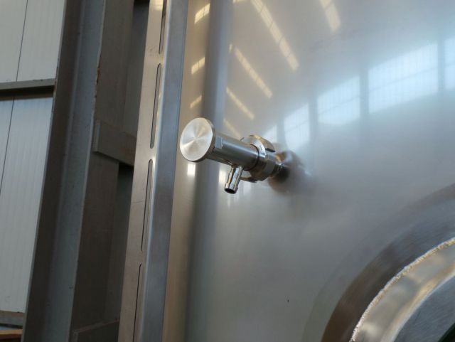 1 x 3.6m³ AISI304 stainless-steel storage tank & 1 x 3m³ AISI304 BBT pressure tank; PED CE TüV; 10% Rx