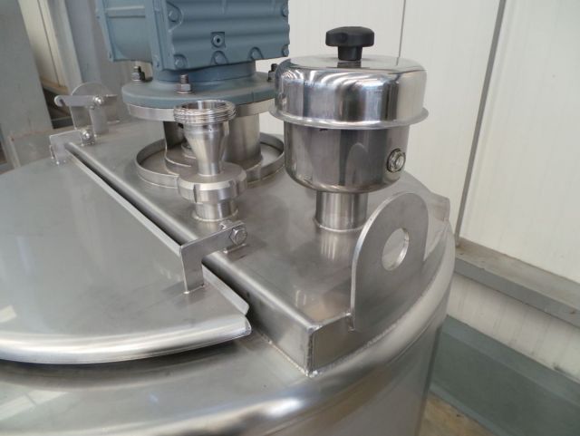 1 x 290L AISI304 roestvrijstalen mengtank; warmtewisselaar; isolatie