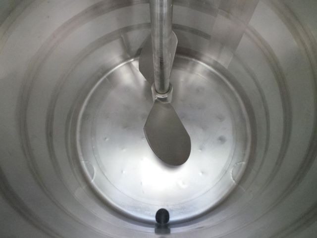 1 x 290L AISI304 roestvrijstalen mengtank; warmtewisselaar; isolatie