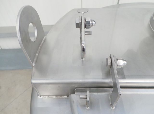 1 x 290L AISI304 roestvrijstalen mengtank; warmtewisselaar; isolatie