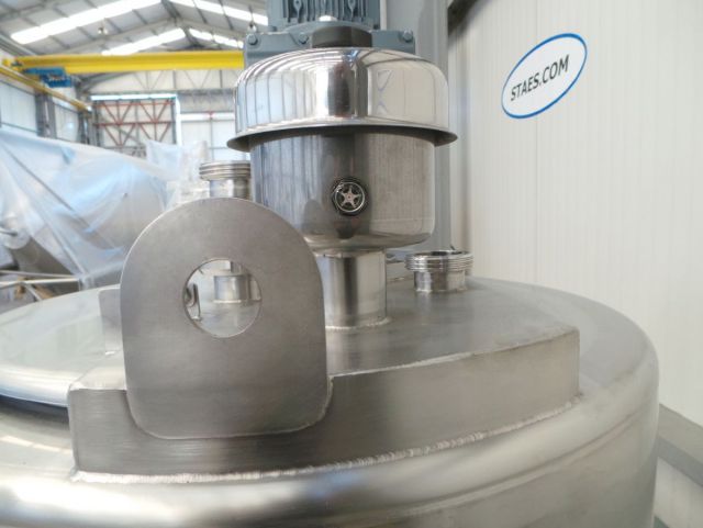 1 x 290L AISI304 roestvrijstalen mengtank; warmtewisselaar; isolatie