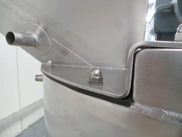 1 x 520L AISI304 cuve agité pour le chocolat; échangeur thermique; isolation; trémie