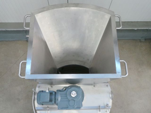 1 x 520L AISI304 cuve agité pour le chocolat; échangeur thermique; isolation; trémie