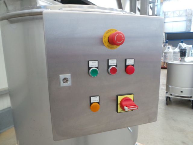 1 x 520L AISI304 cuve agité pour le chocolat; échangeur thermique; isolation; trémie