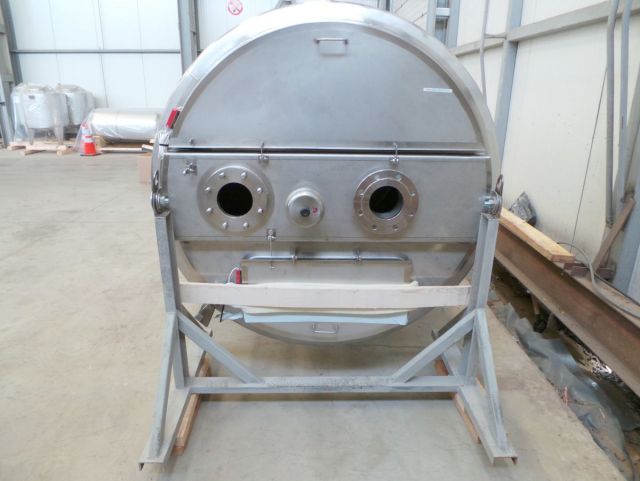 1 x 3.3m³ AISI304 Edelstahl Behälter; Wärmetauscher; Isolierung