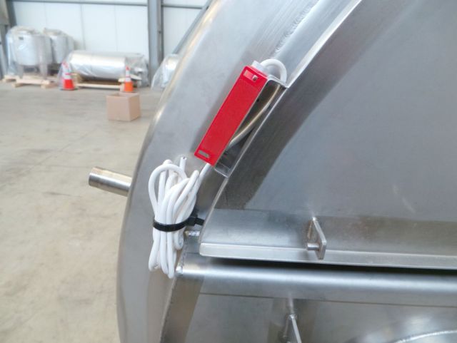 1 x 3.3m³ AISI304 Edelstahl Behälter; Wärmetauscher; Isolierung