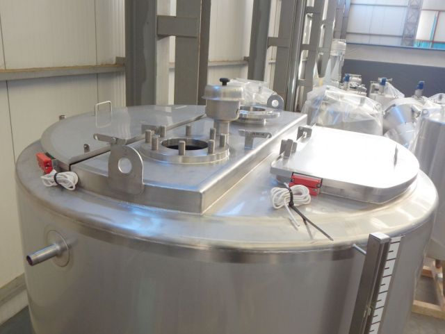 1 x 3.300L AISI304 Mischtank; Wärmetauscher; Isolierung