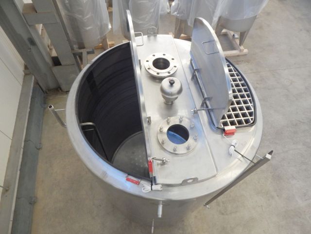 1 x 3.300L AISI304 Mischtank; Wärmetauscher; Isolierung