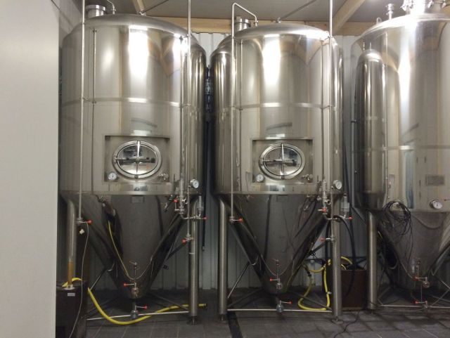 2 x 5.2m³ & 1 x 4.2m³ AISI304; CCT bier fermentatie tanks; PED CE TüV; 10% Rx