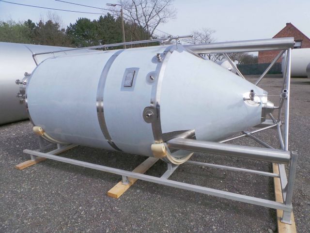 2 x 5.2m³ & 1 x 4.2m³ AISI304; CCT bier fermentatie tanks; PED CE TüV; 10% Rx