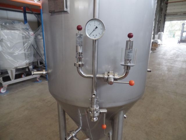 1 x 1m³ AISI304; CCT beer fermenters; PED CE TüV; 10% Rx