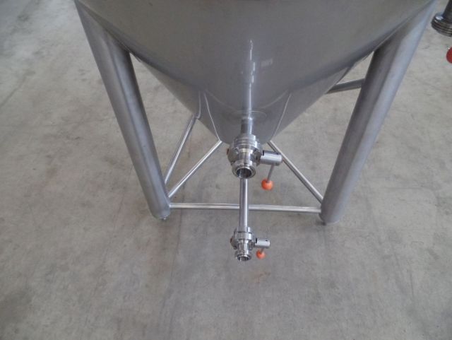 1 x 1m³ AISI304; CCT beer fermenters; PED CE TüV; 10% Rx