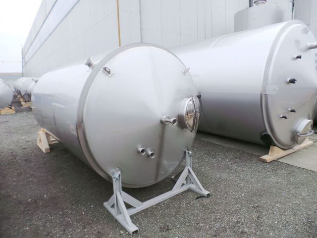 5 x 10.8m³ AISI316L; 5 x 7.7m³ AISI316L geïsoleerde RVS inox opslagtanks; verticaal op poten