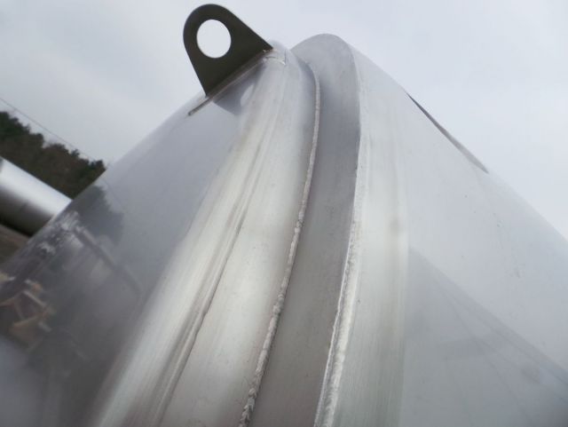 5 x 10.8m³ AISI316L; 5 x 7.7m³ AISI316L geïsoleerde RVS inox opslagtanks; verticaal op poten