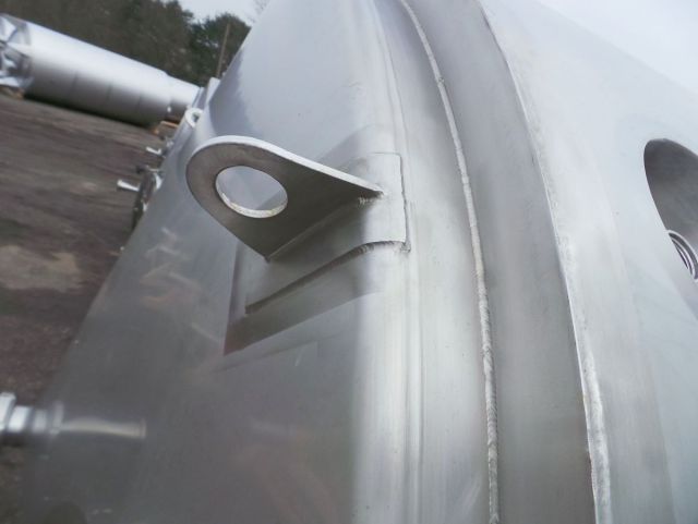 5 x 10.8m³ AISI316L; 5 x 7.7m³ AISI316L geïsoleerde RVS inox opslagtanks; verticaal op poten