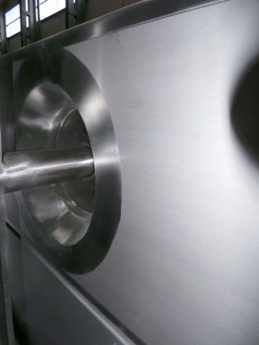 4 x 2.500L AISI316 mixing tank; gate agitator with scrapers; heat exchanger; insulation