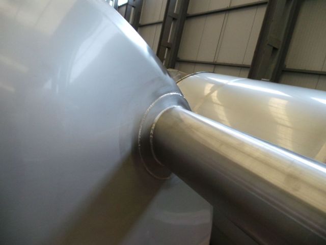 4 x 2.500L AISI316 mixing tank; gate agitator with scrapers; heat exchanger; insulation