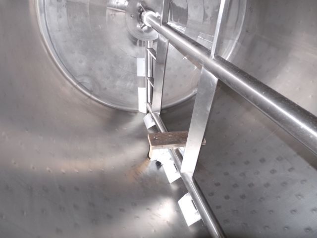 4 x 2.500L AISI316 mixing tank; gate agitator with scrapers; heat exchanger; insulation