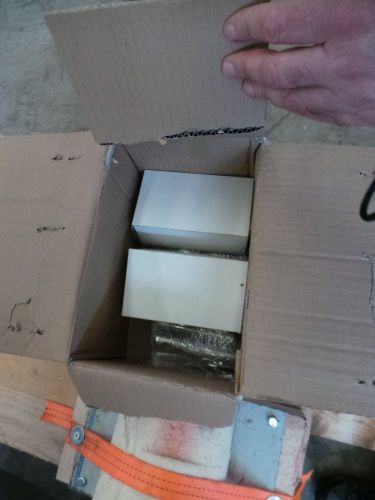 4 x 2.500L AISI316 mixing tank; gate agitator with scrapers; heat exchanger; insulation