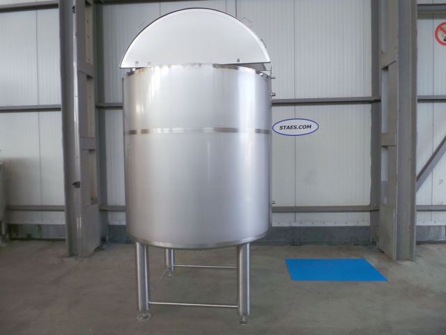 4 x 2.500L AISI316 mixing tank; gate agitator with scrapers; heat exchanger; insulation