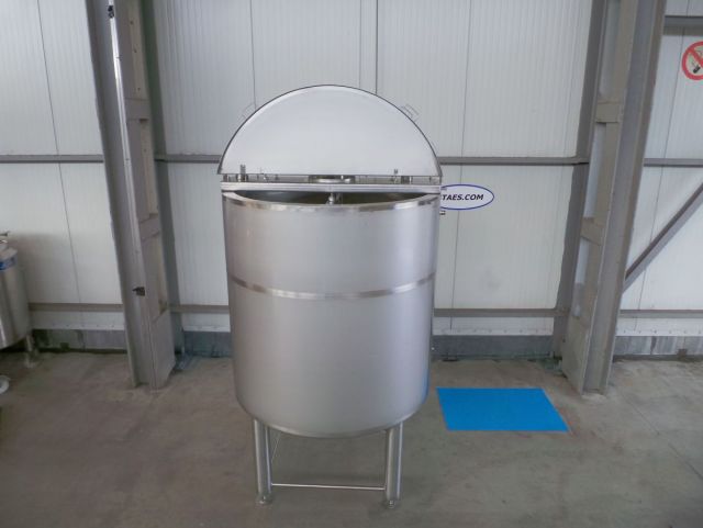 4 x 2.500L AISI316 mixing tank; gate agitator with scrapers; heat exchanger; insulation
