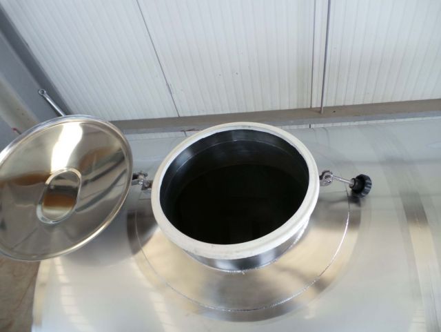 2 x 2m³ AISI304; stainless-steel insulated storage-tank: horizontal