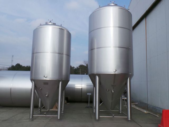 4 x 16,5m³ AISI304 & 2 x 8,7m³; CCT bier fermentatie tanks; PED CE TüV; 10% Rx