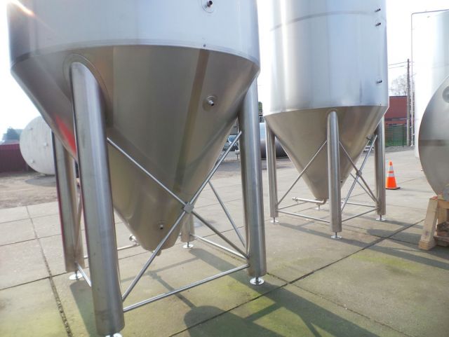 4 x 16,5m³ AISI304 & 2 x 8,7m³; CCT bier fermentatie tanks; PED CE TüV; 10% Rx