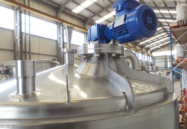 1 x 1.500L AISI304 stainless-steel mixing tank; slow speed agitator; insulation