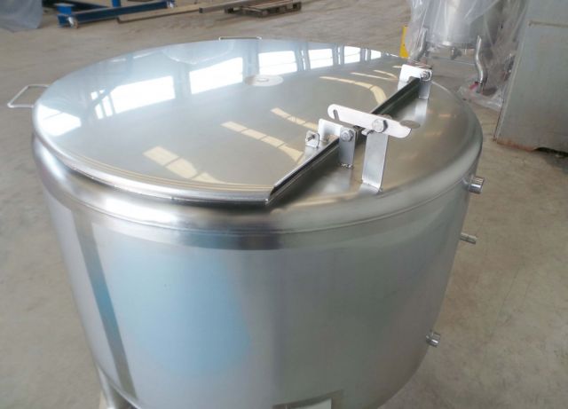 1 x 330L AISI316; stainless-steel storage-tank