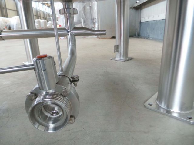 1 x 330L AISI316; stainless-steel storage-tank