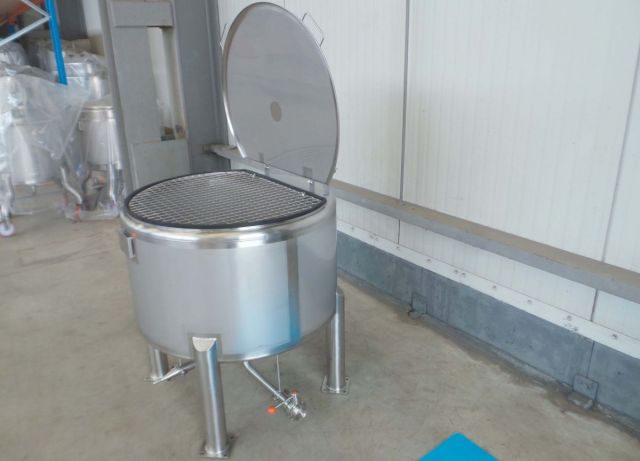 1 x 330L AISI316; stainless-steel storage-tank