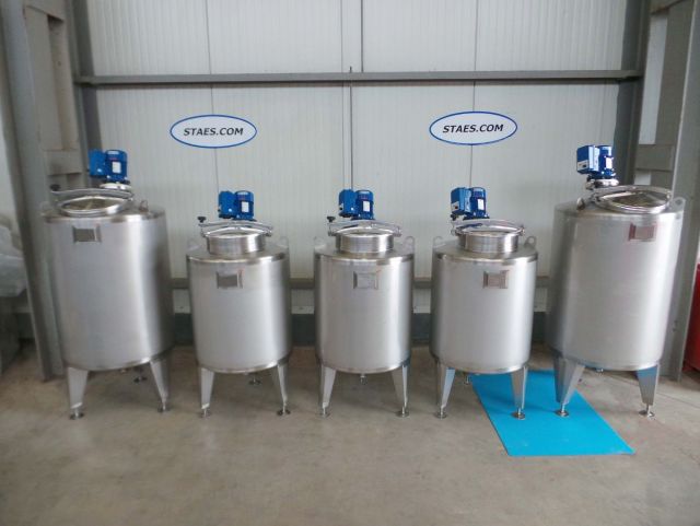 3 x 300L & 2 x 500L AISI304; Edelstahl Mischtanks mit Frequenzsteuerung; Einwandig; stehend