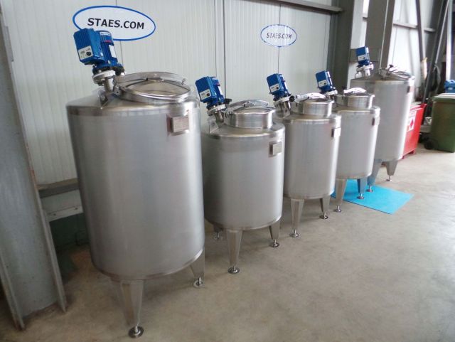 3 x 300L & 2 x 500L AISI304; Edelstahl Mischtanks mit Frequenzsteuerung; Einwandig; stehend