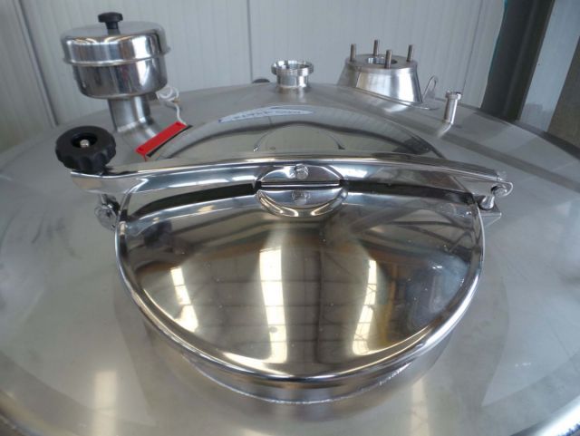 1 x 1.200L AISI316L mengtank; warmtewisselaar; isolatie & 1 x 1.200L AISI316L mengtank; enkelwandig