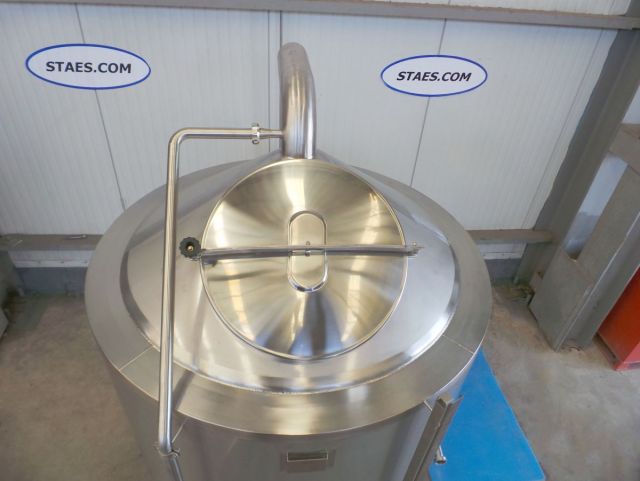 1 x 1.8m³ bier kookketel; brouwketel; geisoleerd met schouw voor gasdampen